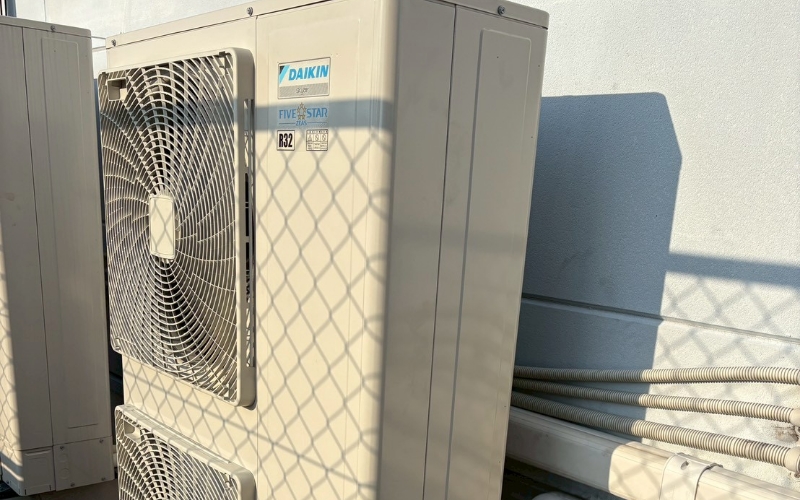 エアコン更新工事 施工写真1