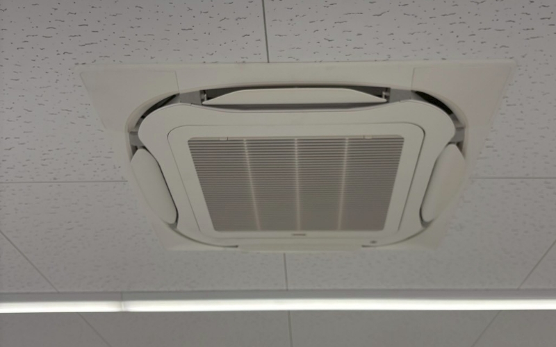 エアコン・換気工事 施工写真1